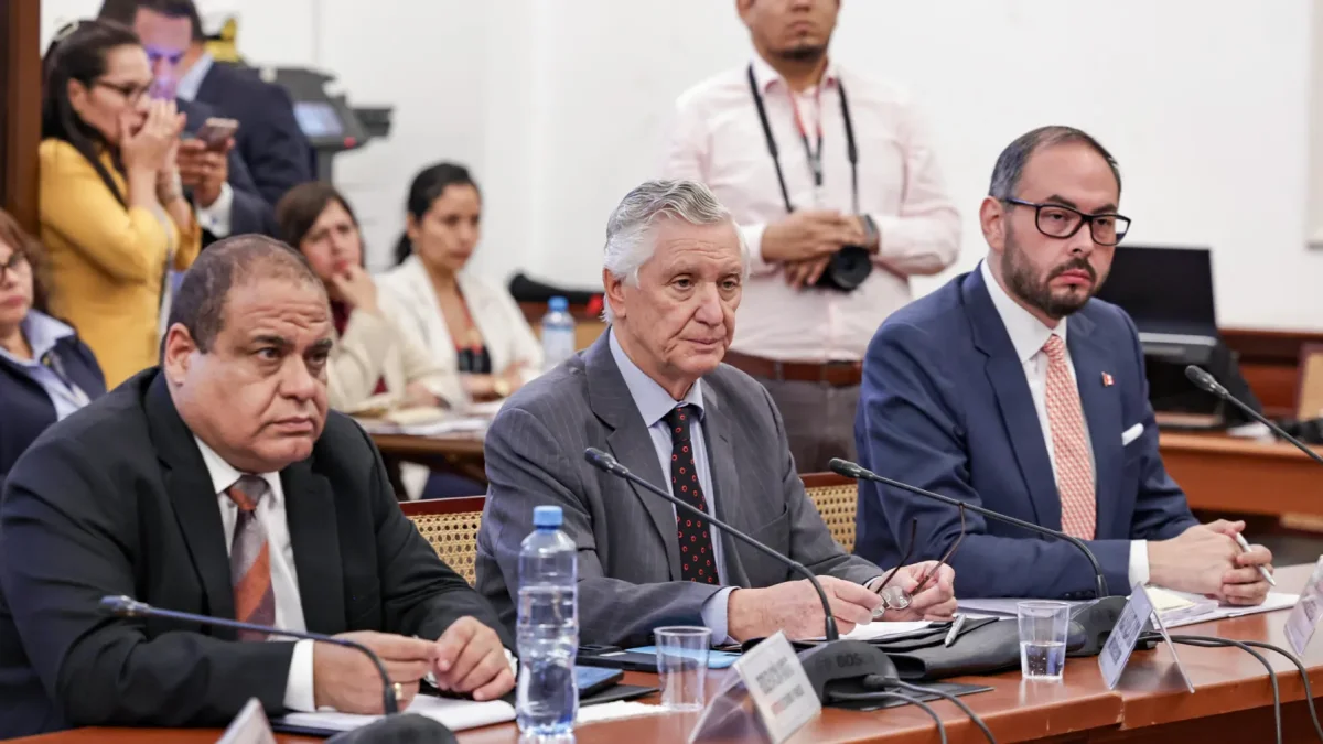 ¿Fraude en la fuerza aérea de Perú? El presidente exige revisar el contrato de los aviones F-16