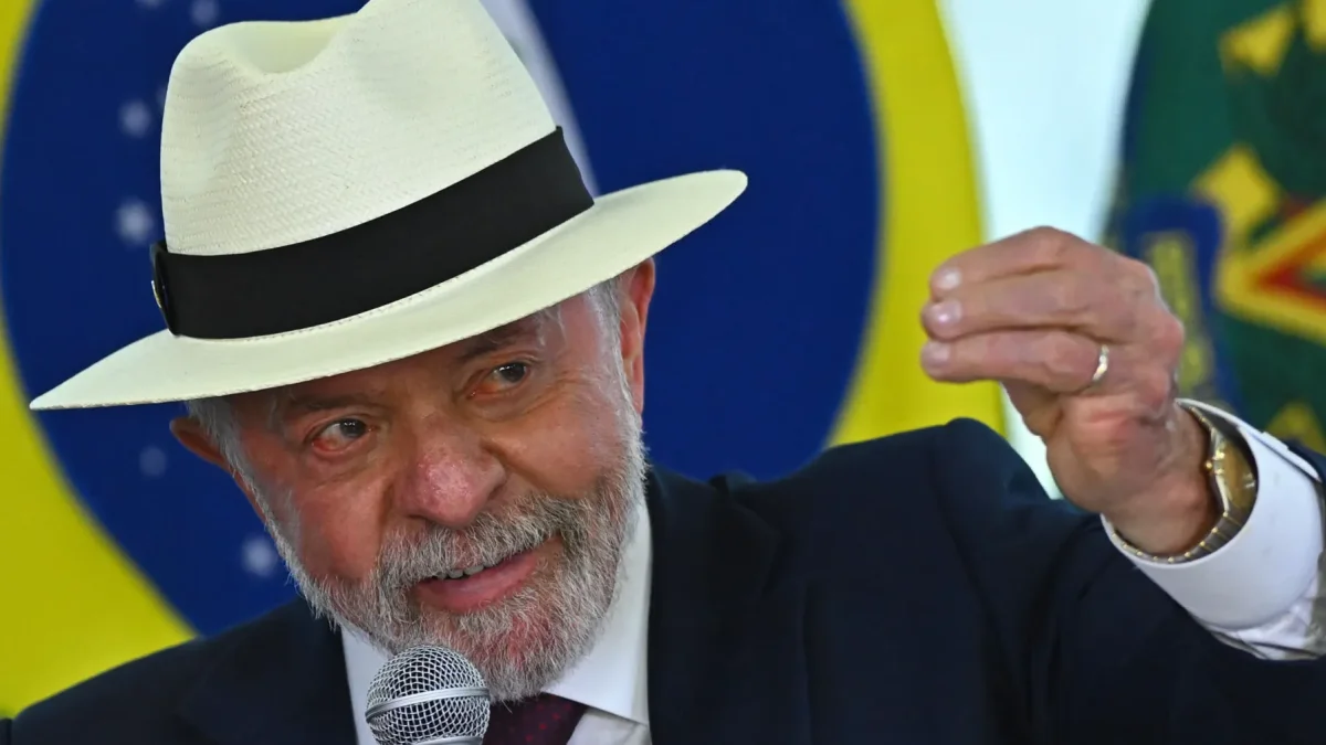 El presidente de Brasil, Luiz Inácio Lula da Silva, habla durante la ceremonia de firma del acuerdo comercial entre el Mercosur y la Unión Europea (UE).