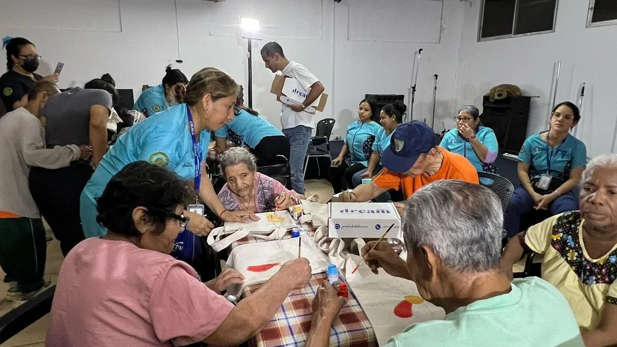 La demanda laboral en cuidados se duplicará en América Latina hasta 2050, según la OIT
