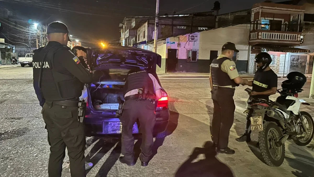 Más de 1.700 arrestos marca la primera semana de toque de queda en Ecuador