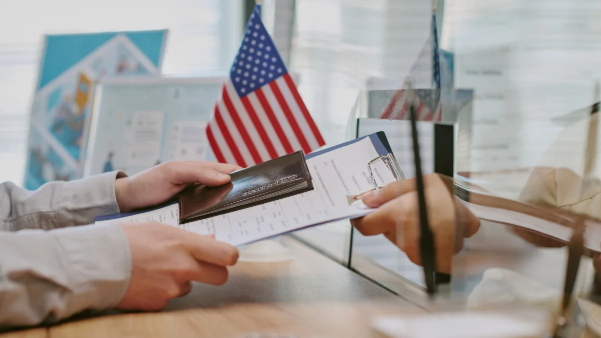 ¿Tener deudas afecta la visa a EE.UU.? Esto dice la Embajada