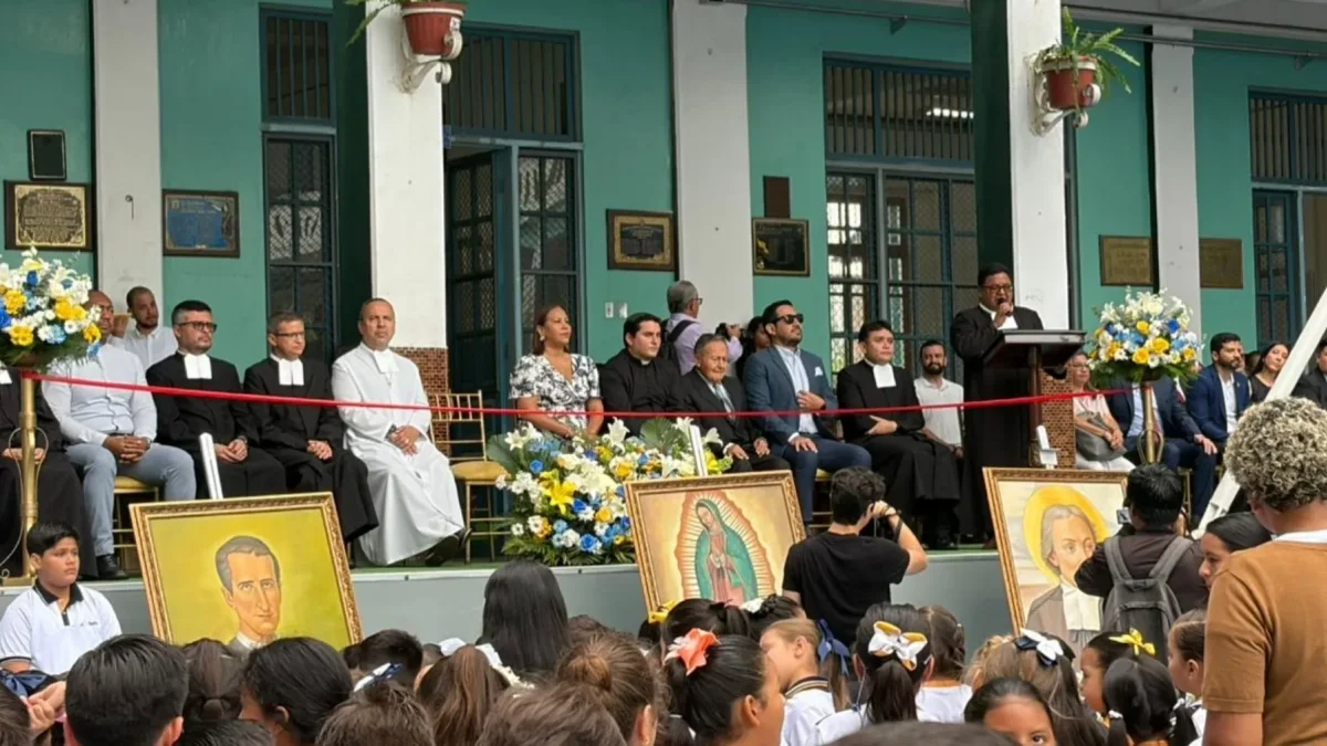 La Unidad Educativa Santo Hermano Miguel inició sus actividades en el histórico edificio del antiguo San José La Salle, manteniendo vivo el legado lasallista en Guayaquil.