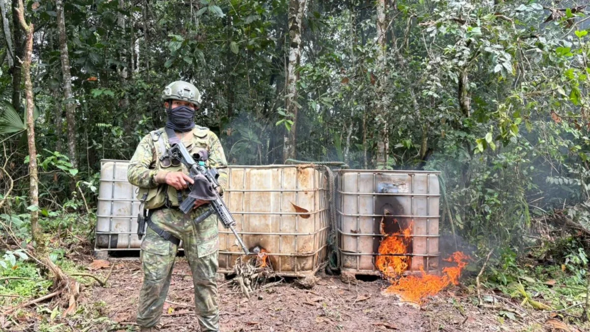 Ejército ejecuta tres operativos en Tena, Napo, para frenar minería ilegal en zonas selváticas.