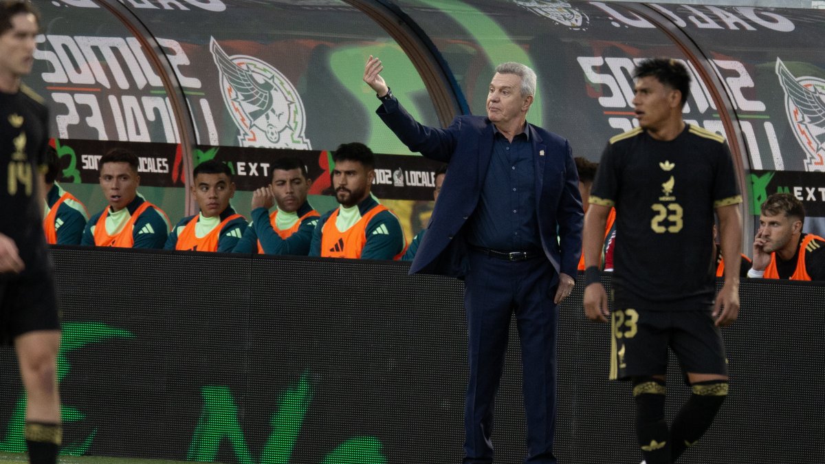 El seleccionador mexicano Javier Aguirre pone mano dura al Tri.
