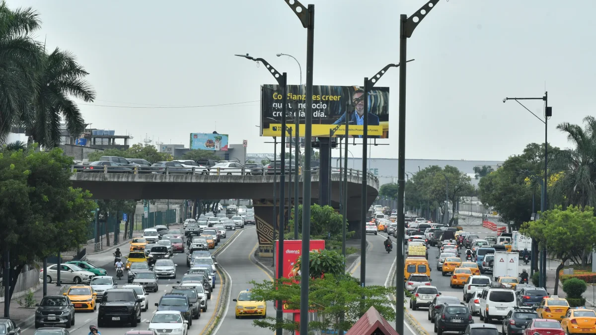 Tránsito en el Gran Guayaquil: expertos proponen innovadoras soluciones para disminuir el tráfico