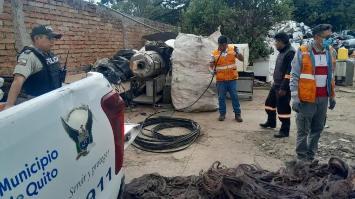 Clausuran recicladora en Pifo por almacenar cables que pertenecerían a CNT