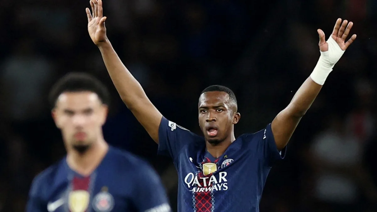 Willian Pacho está en el equipo de la semana tras jugar la semifinal de vuelta de Champions League con PSG.