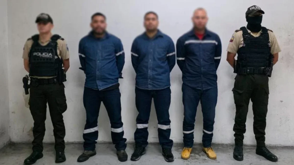 Tres personas fueron detenidas en Tumbaco por presuntamente hacerse pasar por funcionarios de la EEQ.