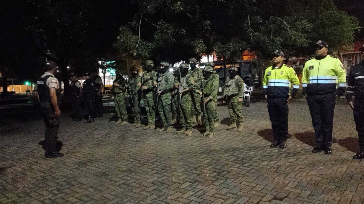 La Policía Nacional realizó operaciones en el Guayas durante el sexto día del toque de queda.