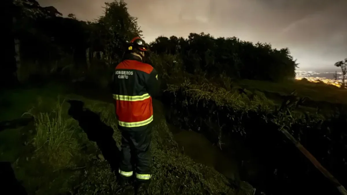 Aluvión en Guamaní: fuertes lluvias provocan desbordamiento de quebrada en el sur de Quito