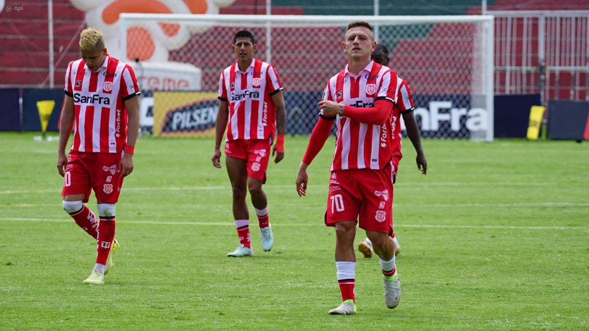 Técnico Universitario enfrenta a Delfín en un duelo clave por la permanencia en LigaPro.