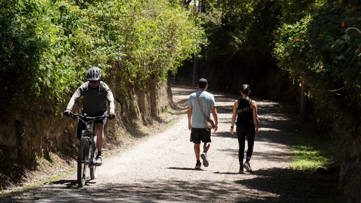 El Chaquiñán enfrenta desafíos de convivencia: preocupan ciclistas que van a alta velocidad