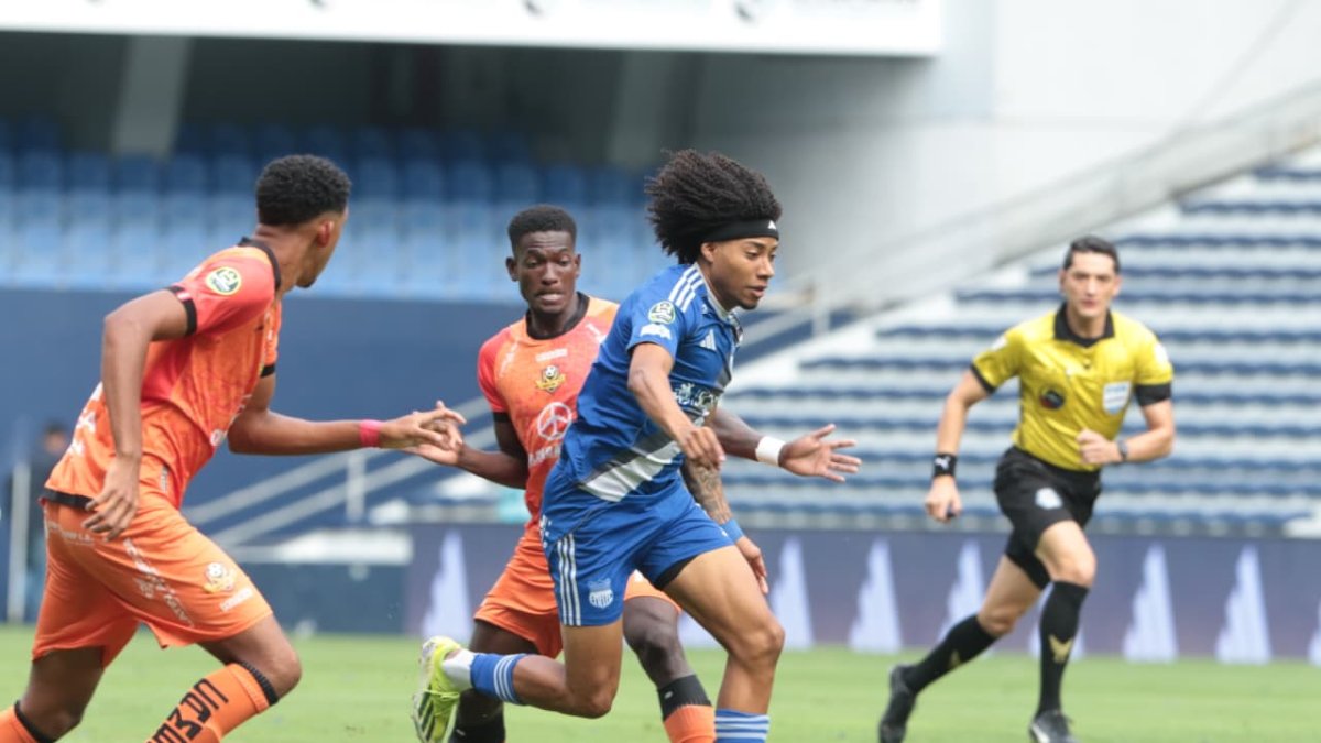 Emelec volvió a ceder puntos en casa y se acerca a la zona del descenso