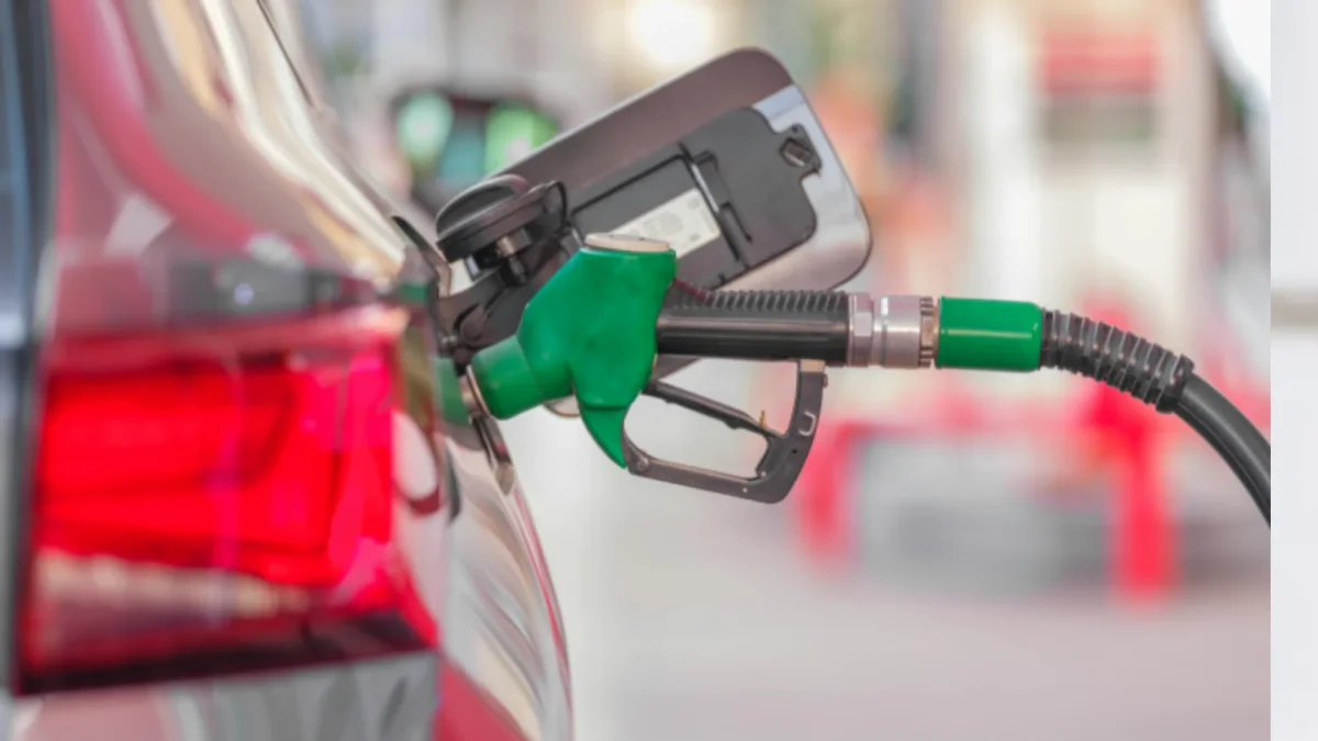 Múltiples quejas por desabastecimiento de gasolina en Ecuador.