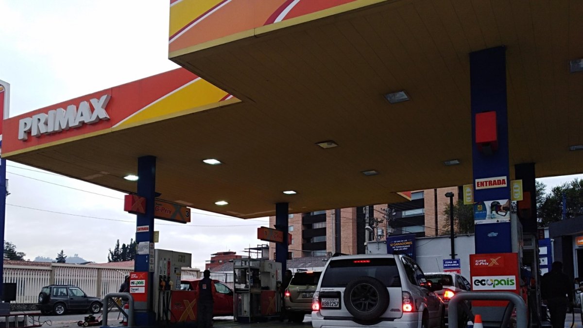 Gasolineras de Cuenca recibieron 50% menos de combustible