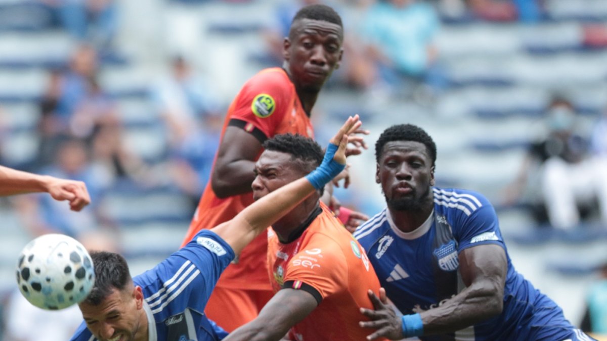 Falta de goleador agudiza crisis en Emelec