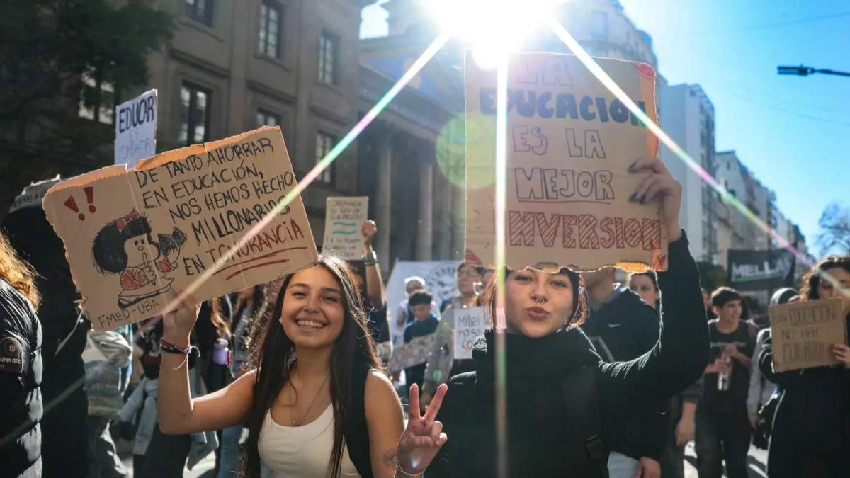 Personas participan en la 