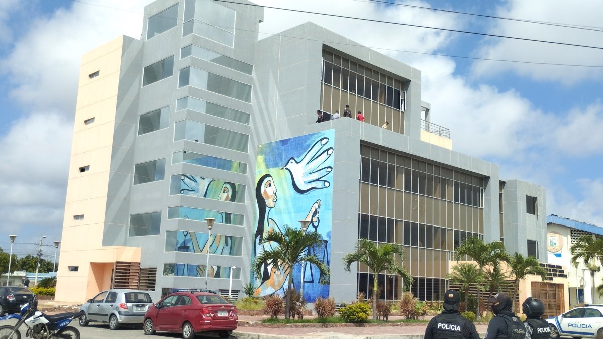 Ataque armado contra instalaciones de la Judicatura en Santa Elena