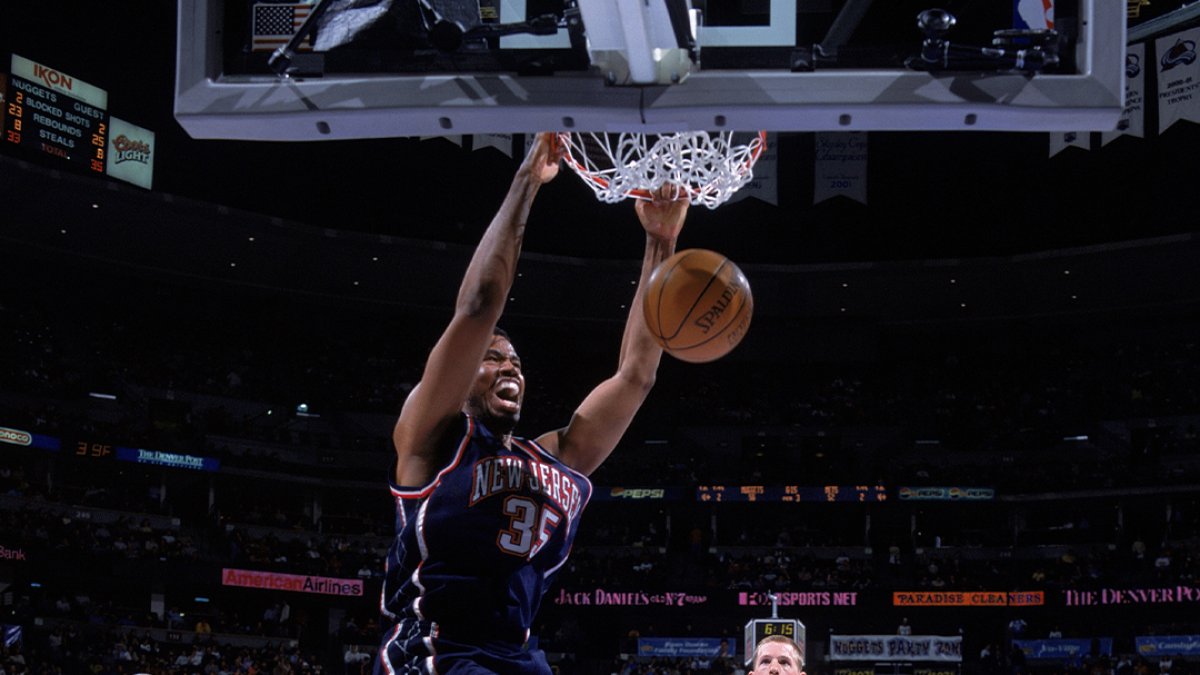 Collins tuvo una larga trayectoria NBA en Nets, Grizzlies, Timberwolves, Hawks, Celtics, y Wizards.
