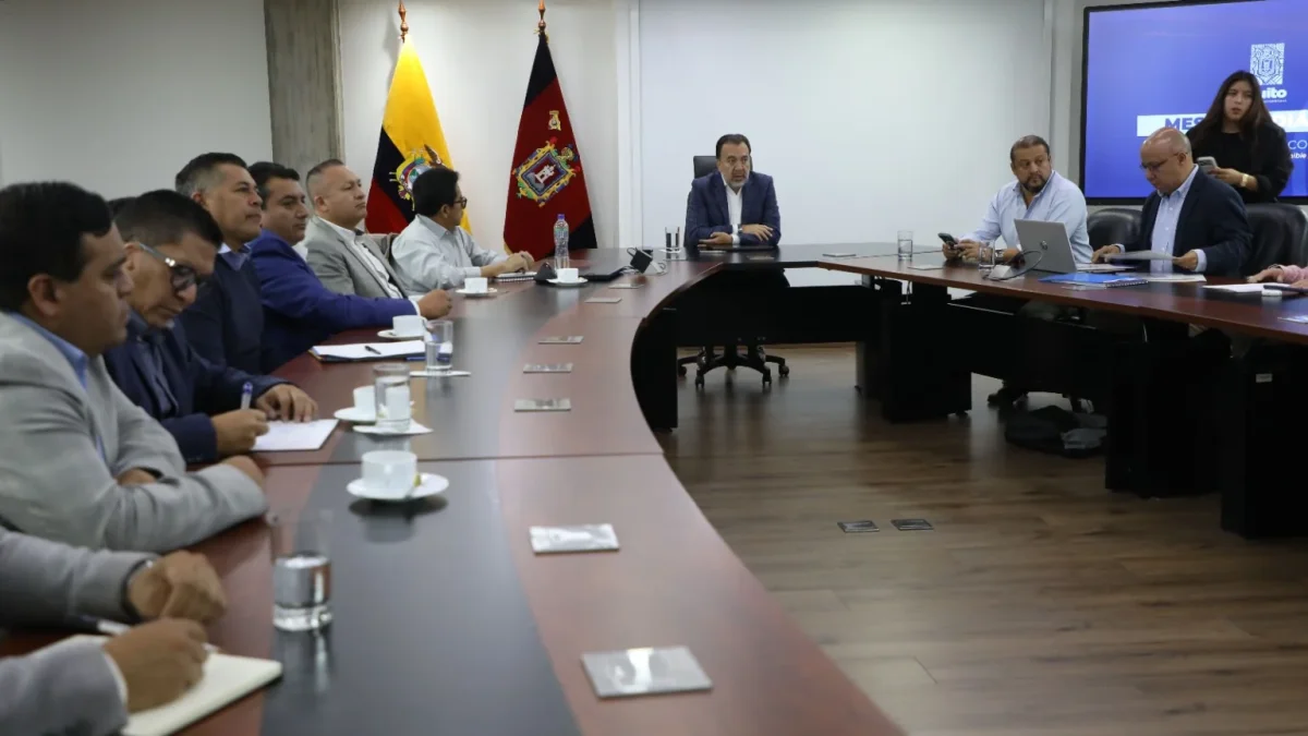 Transportistas confían en lograr consensos con el Municipio de Quito hasta finales de mayo