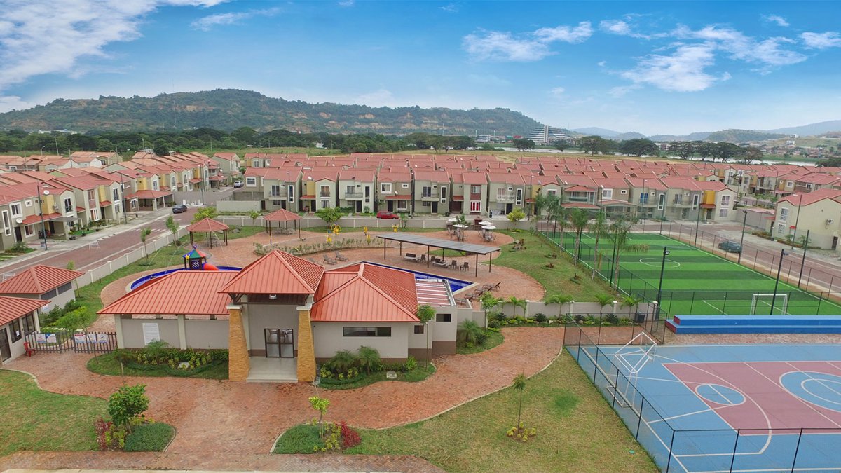 Prozonas fue reconocida por la Cámara de la Construcción por su trayectoria y permanencia dentro del sector inmobiliario ecuatoriano.