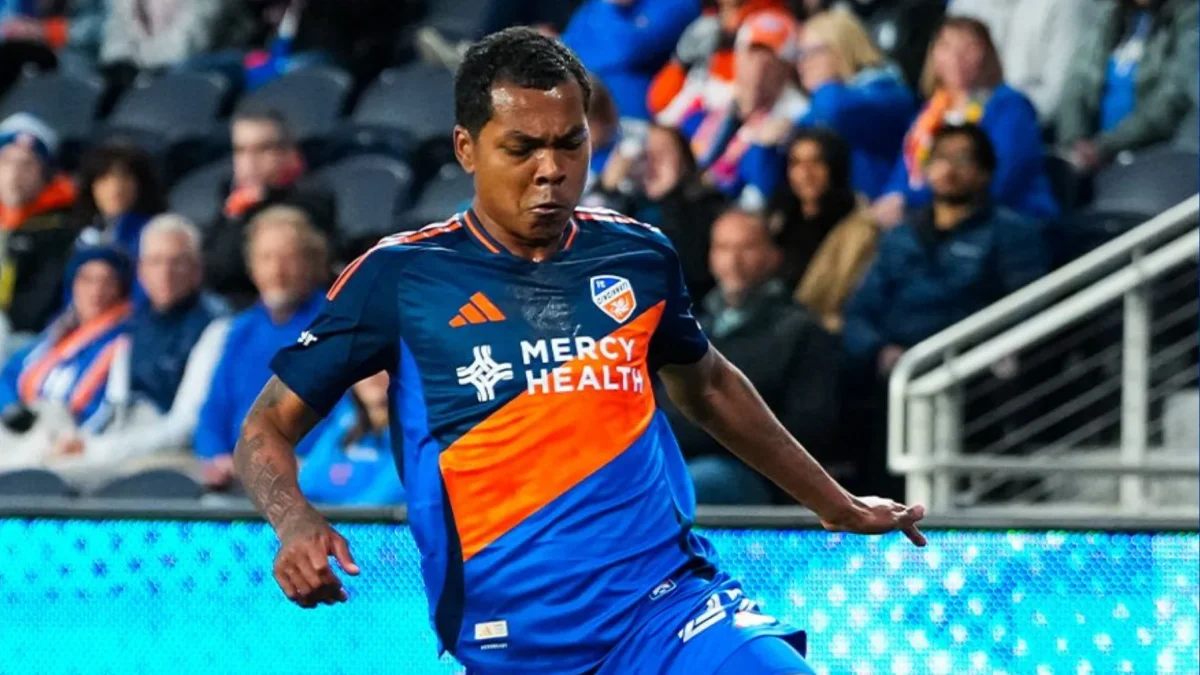 Bryan Ramírez jugando para el FC Cincinnati.