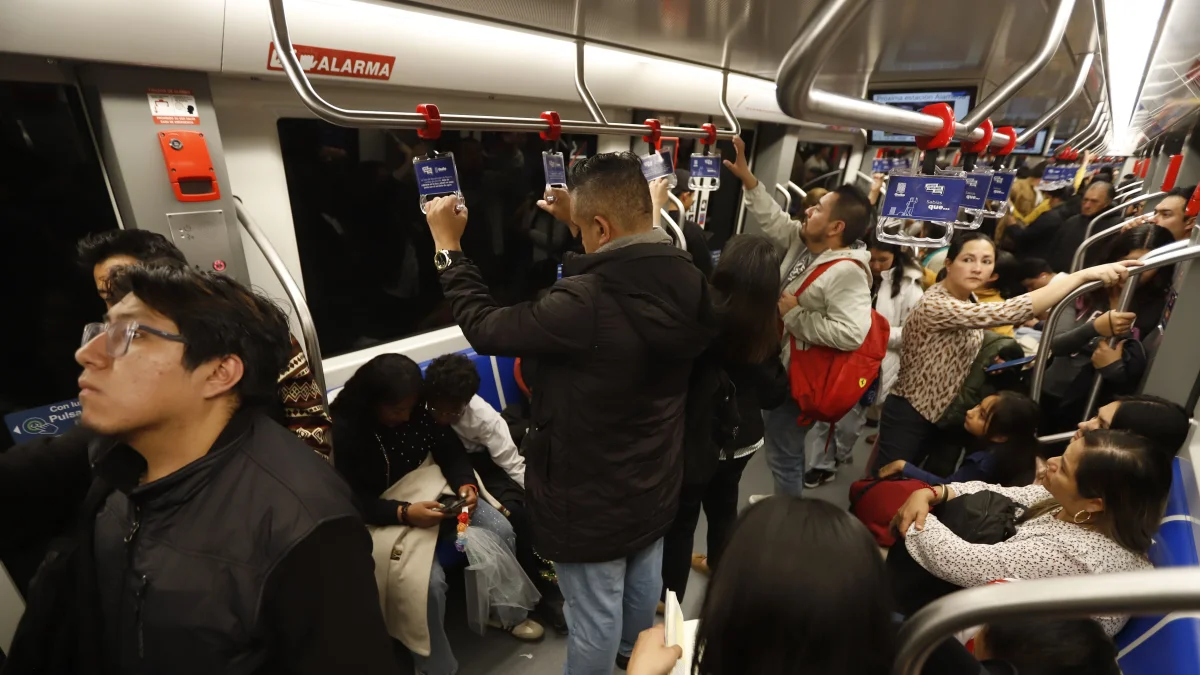 Más usuarios migran al Metro de Quito por problemas en abastecimiento de gasolina