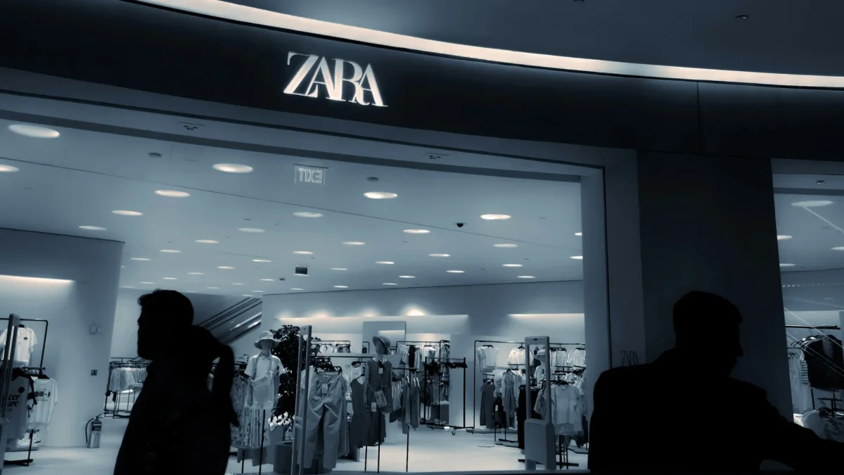 La valoración de Zara en 2026 marca un hito para el retail europeo, al ser la primera vez que una marca de fast fashion lidera sobre el segmento de sportswear tradicional