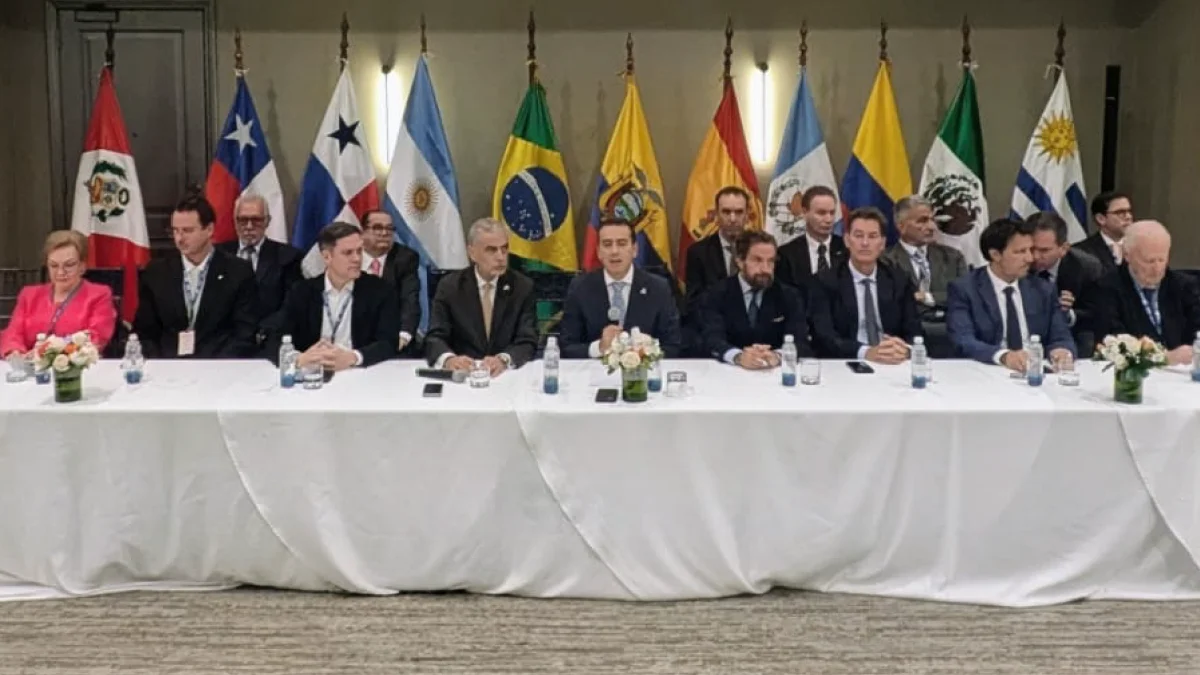 epresentantes de 15 asociaciones automotrices de América Latina y Europa firmaron el Manifiesto de Quito durante el Primer Congreso Latinoamericano Automotriz (CLAM)