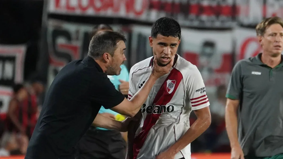 Kendry Páez no fue convocado y su entrenador en River Plate salió a responder