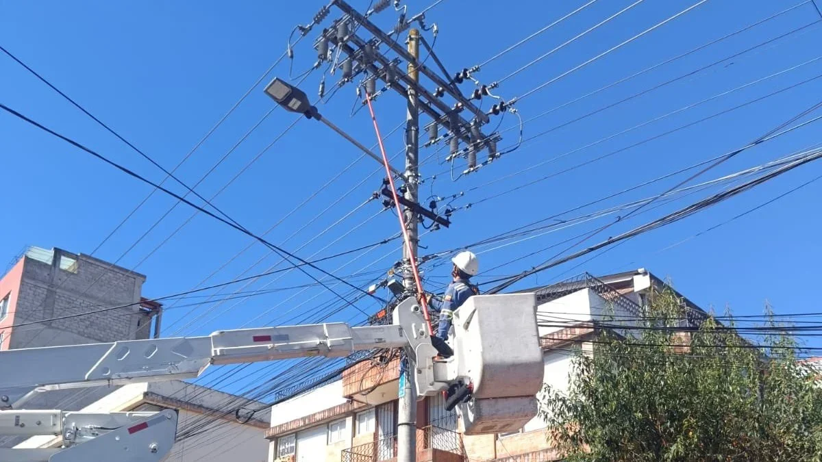 Apagón sorprendió al norte de Quito: Empresa Eléctrica explica las causas del corte
