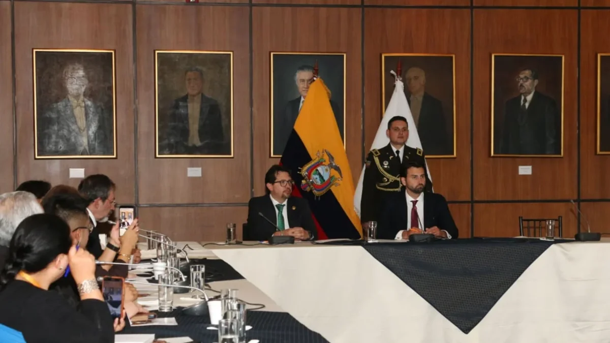 Olsen dice que mantendrá la relación de 