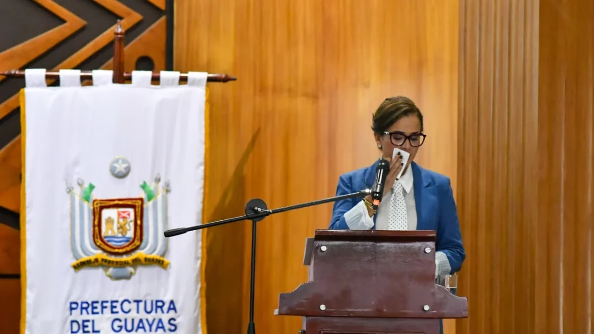 Marcela Aguiñaga cerró su gestión al frente de la Prefectura del Guayas con un emotivo discurso marcado por lágrimas, agradecimientos y mensajes a su sucesor.