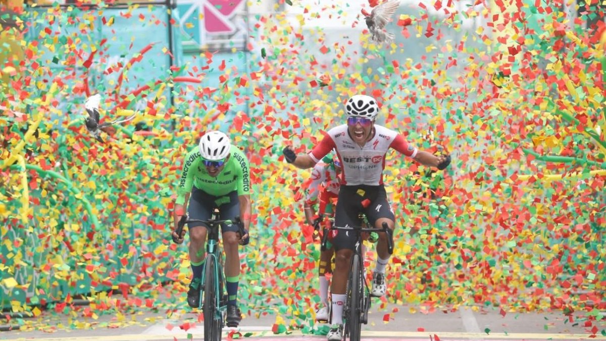 Guavita festeja en su debut en el ciclismo ecuatoriano