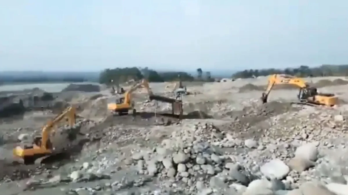 La minería ilegal que destruye la naturaleza en la Amazonía, paga los sobornos en dólares, pero también en oro para evitar el movimiento de dinero rastreable.