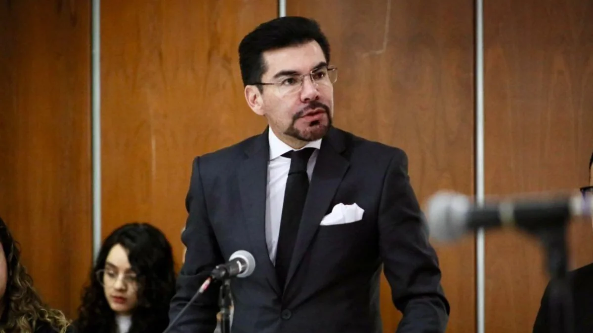 Carlos Alarcón es el fiscal general del Estado encargado.