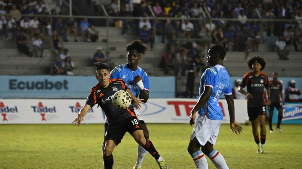 Manta FC y Emelec se enfrentaron por la fecha 14 de la LigaPro en el estadio Jocay del puerto manabita