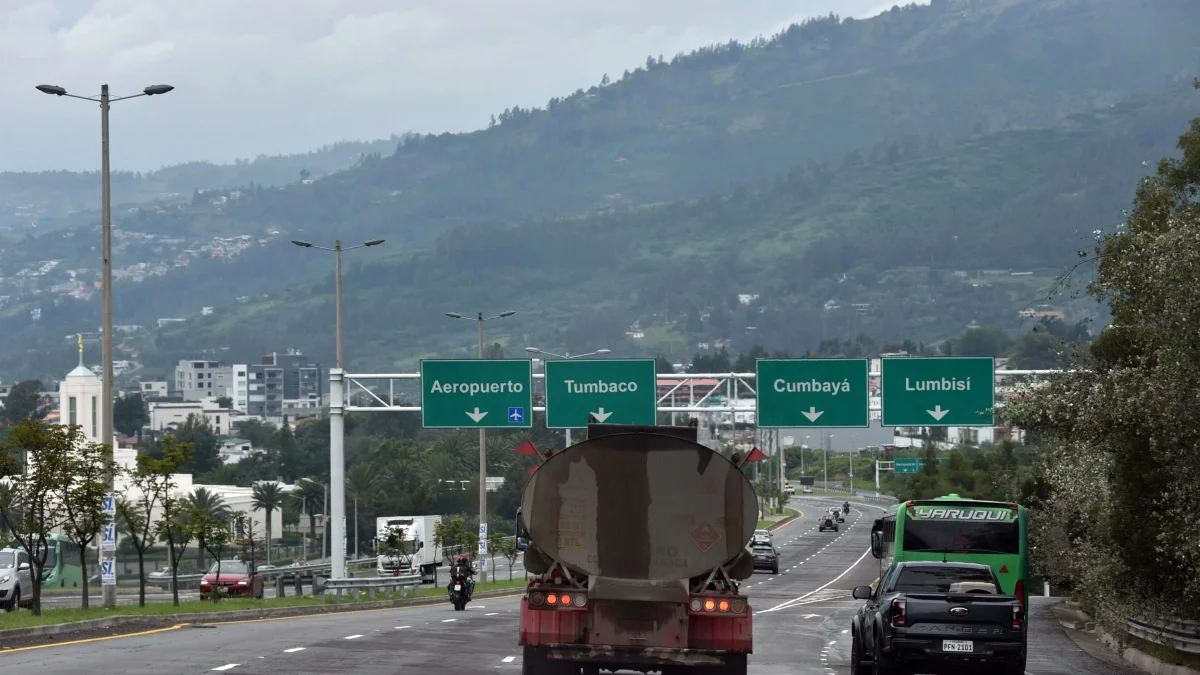 La Agencia Metropolitana de Tránsito aplicará nuevamente restricciones al transporte pesado en vías estratégicas.