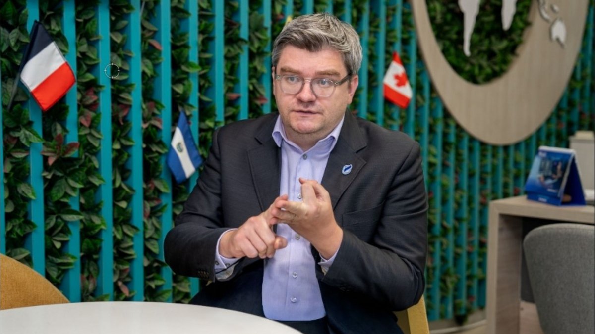 Mantas Jasevicius es magíster y actual director de Relaciones Internacionales y Cooperación de la Universidad Ecotec, donde lidera proyectos de internacionalización académica