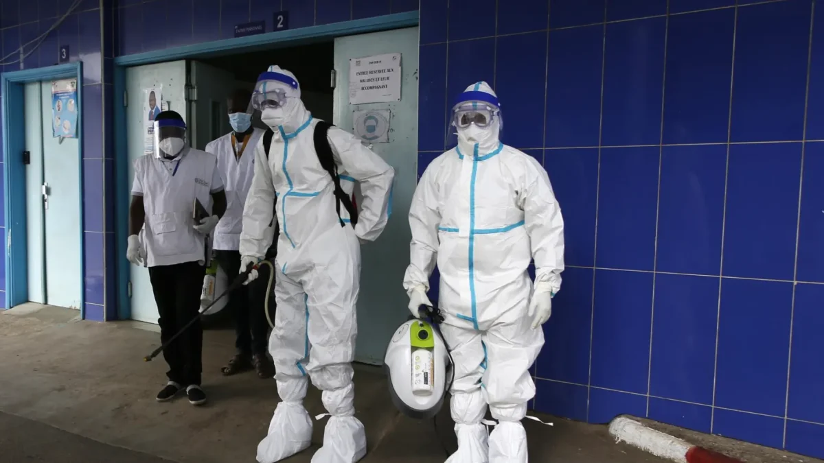Controles sanitarios en Costa de Marfil, uno de los países africanos afectados por el ébola.