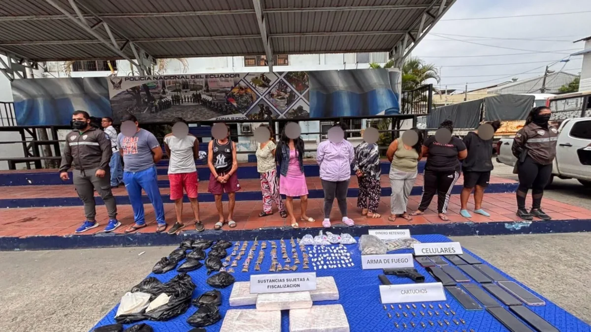 Policía detuvo a 10 personas en Guayaquil por microtráfico en operativo en Pascuales.