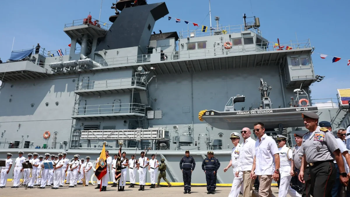 Daniel Noboa cambió al jefe de la Armada este 18 de mayo en Guayaquil por ajustes en seguridad.