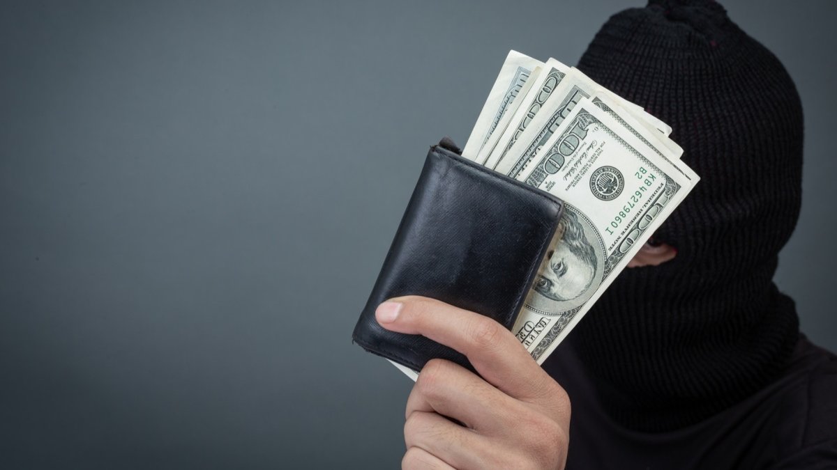 La Superintendencia de Bancos alertó sobre empresas que ofrecen préstamos y captan dinero sin autorización para operar en Ecuador.