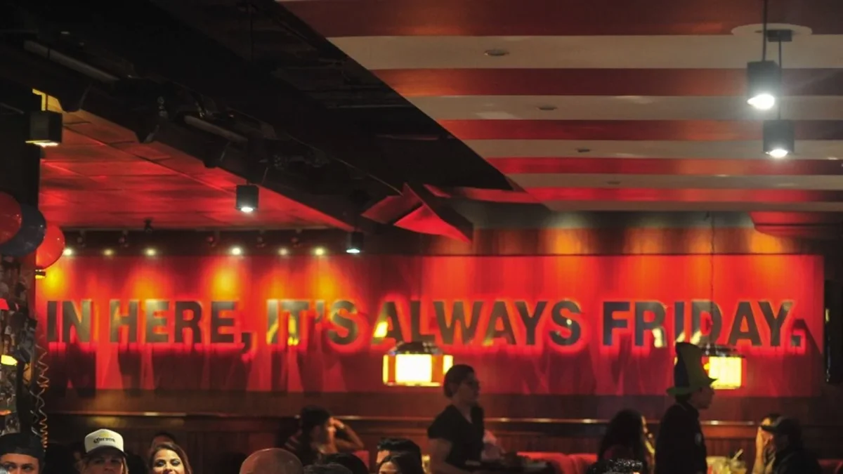 Imagen referencial. El local de Friday's del centro comercial San Luis, en Quito, mantiene cerradas sus puertas, lo que ha generado dudas sobre si suspendió su servicio.