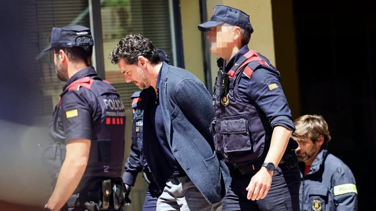 Jonathan Andic, hijo del fundador de Mango, Isak Andic, ha llegado poco antes de la una del mediodía a los juzgados de Martorell (Barcelona)