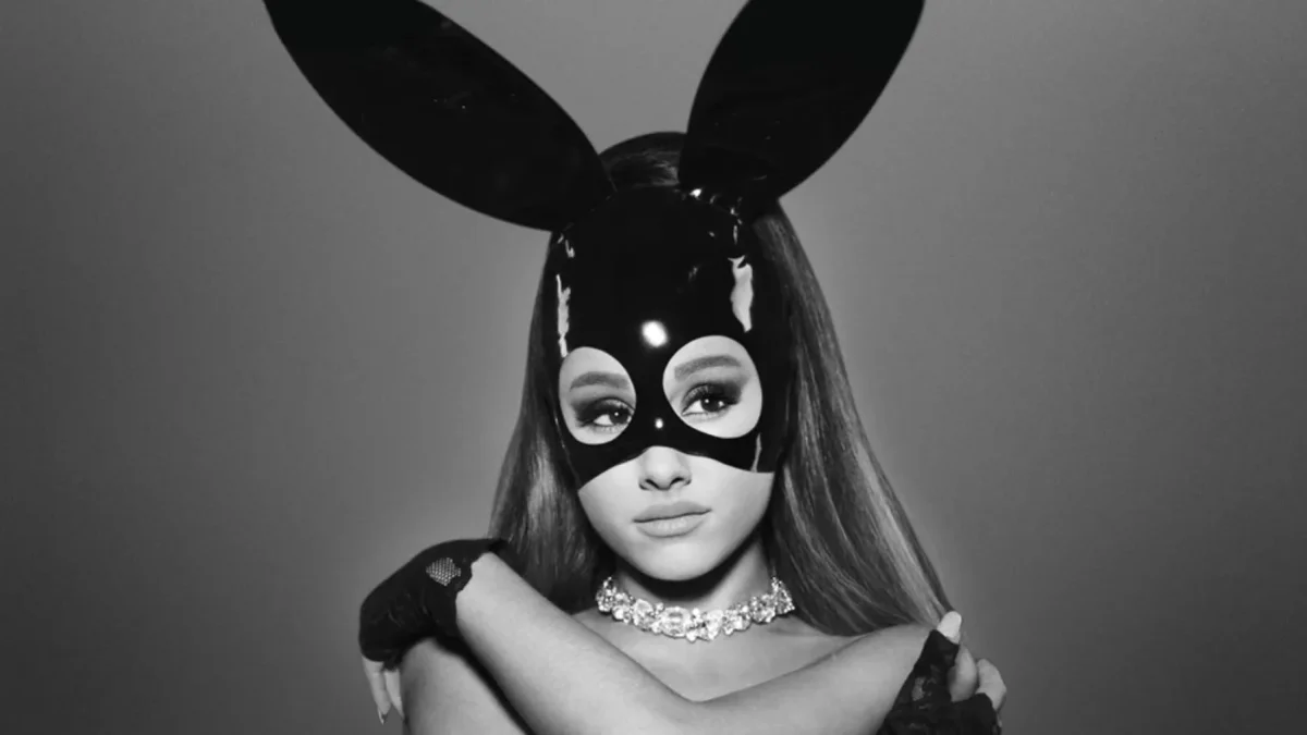 Diez años de 'Dangerous Woman': así celebra Ariana Grande el aniversario de  su álbum más icónico