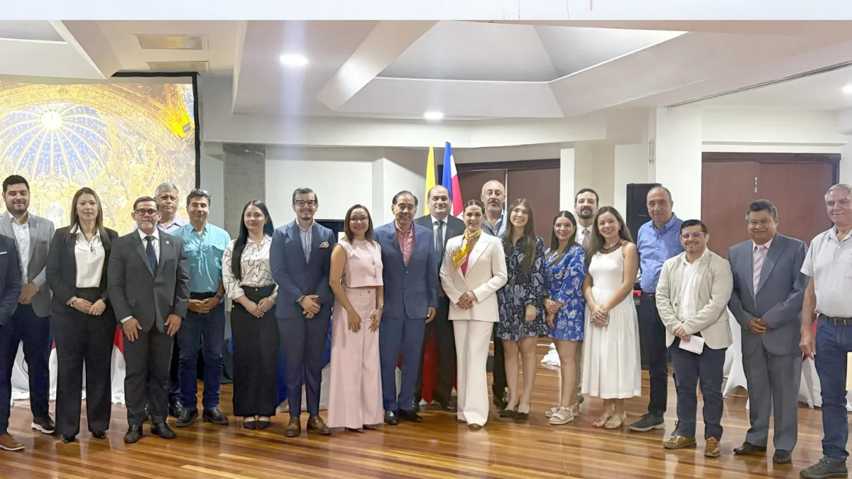 Empresarios del sector del plástico de Ecuador, en Costa Rica.