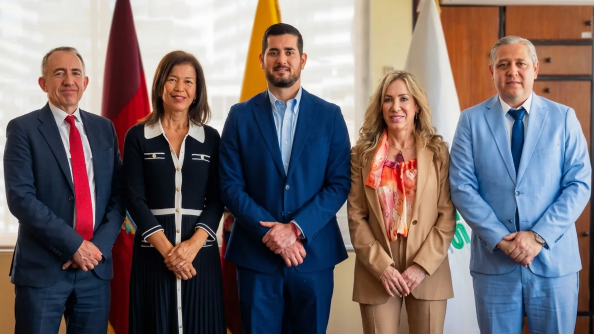 La directora regional de la UNOPS (i) se reunió con los vocales del IESS.