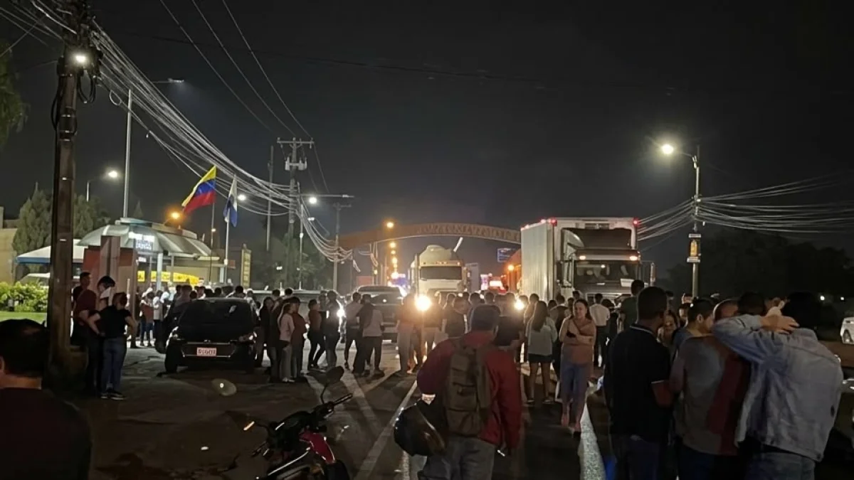 Los ciudadanos cerraron parcialmente la vía por las protestas contra el alcalde de Daule