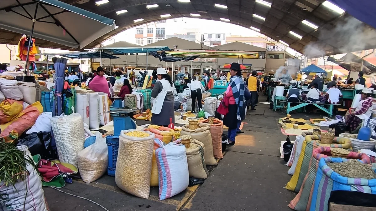 Uno de los me3rcados que hay en Tungurahua, provincia donde se enconttraron los brotes del virus que afecta a conejos.